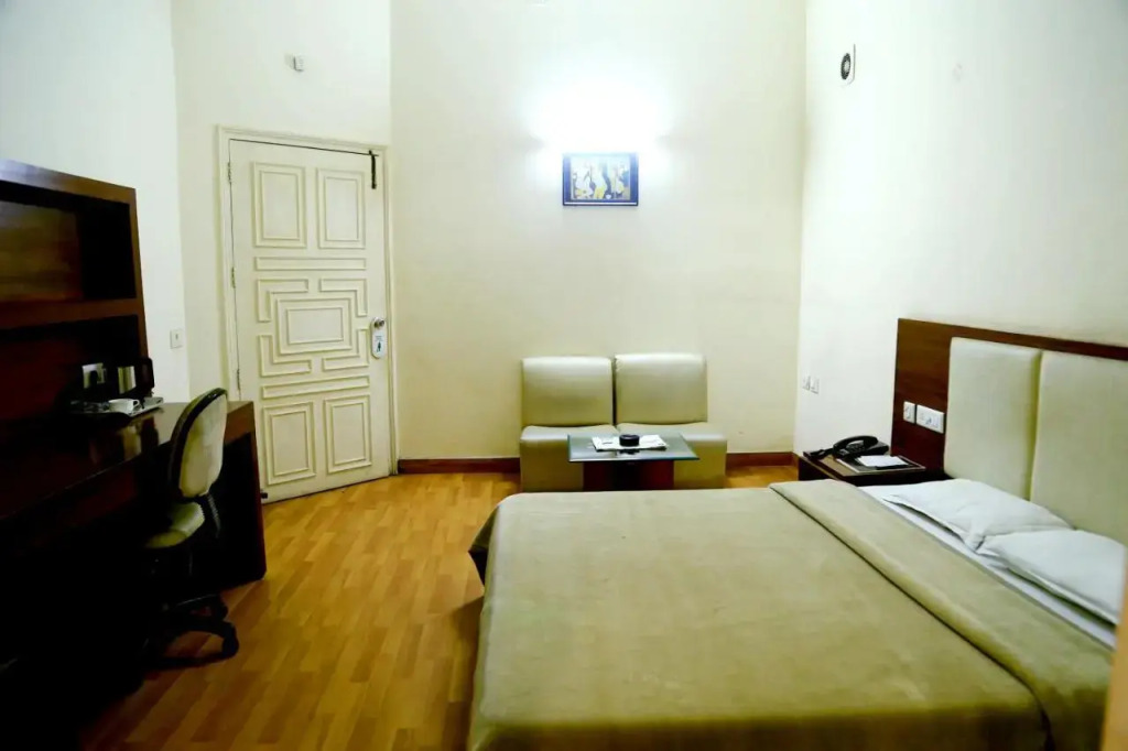Hotel Rajmahal
