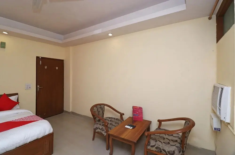 OYO 19484 Hotel Cubic Inn