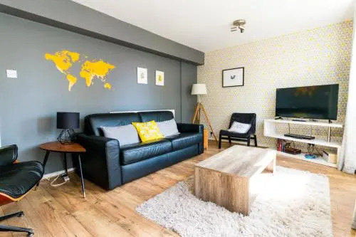 Modern Central Family-Home for 6