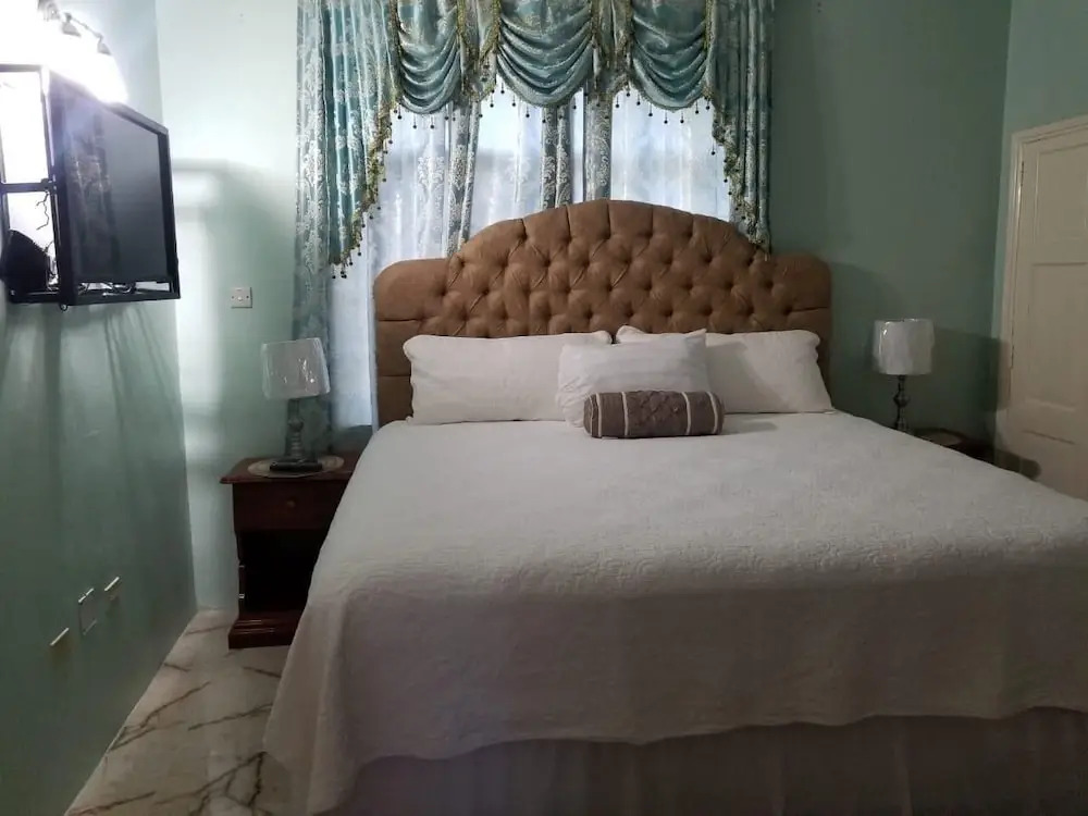 Dela de-Rose Guest House negril Jamaica
