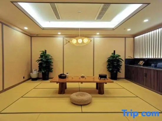 Yancheng Peshi LOFT Hotel (Zhongnan University Town Fortune Port Branch)