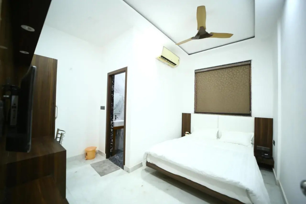 Hotel Byke Ride - Walkable from Agra Cantt Railway Station