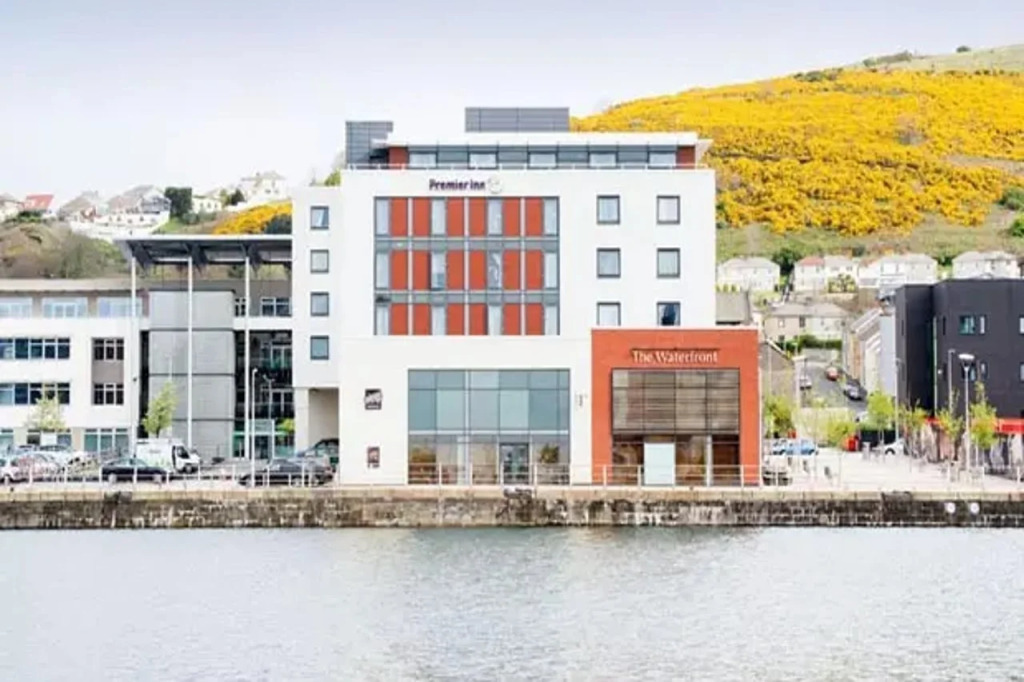 Premier Inn Swansea Waterfront