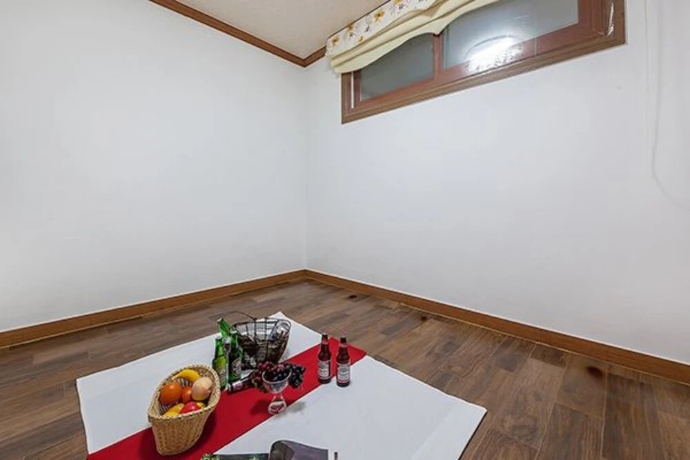 Ulsan Solmarae & Elmarine Pension