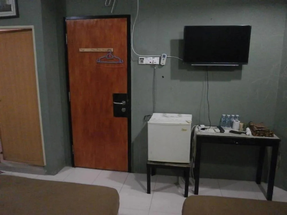 OYO 904 Avee Budget Inn