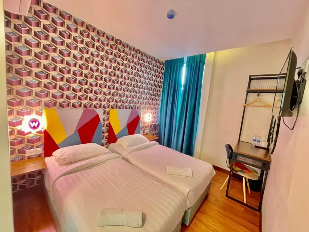 W Hotel Cemerlang