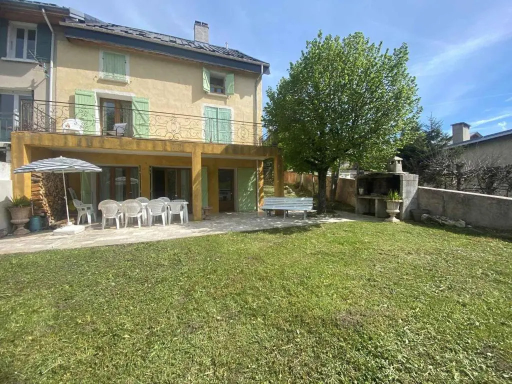 Maison de caractère avec cheminée au centre de Villard de Lans - FR-1-515-4