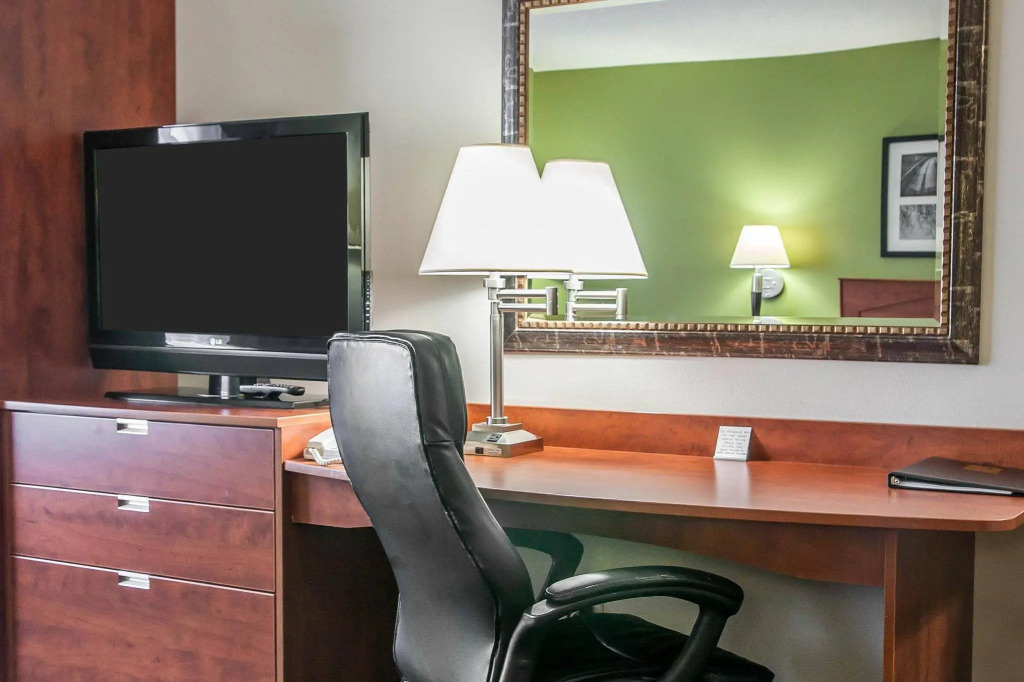 Sleep Inn & Suites Conference Center and Water Park