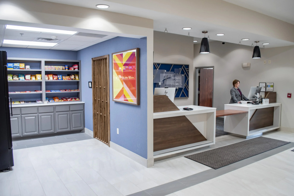 Holiday Inn Express & Suites - Mason City by IHG