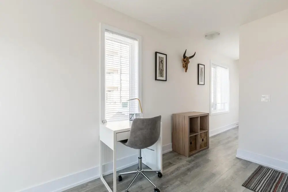 4BR 3BA Townhouse on Lake Ontario Free Parking Gym 4