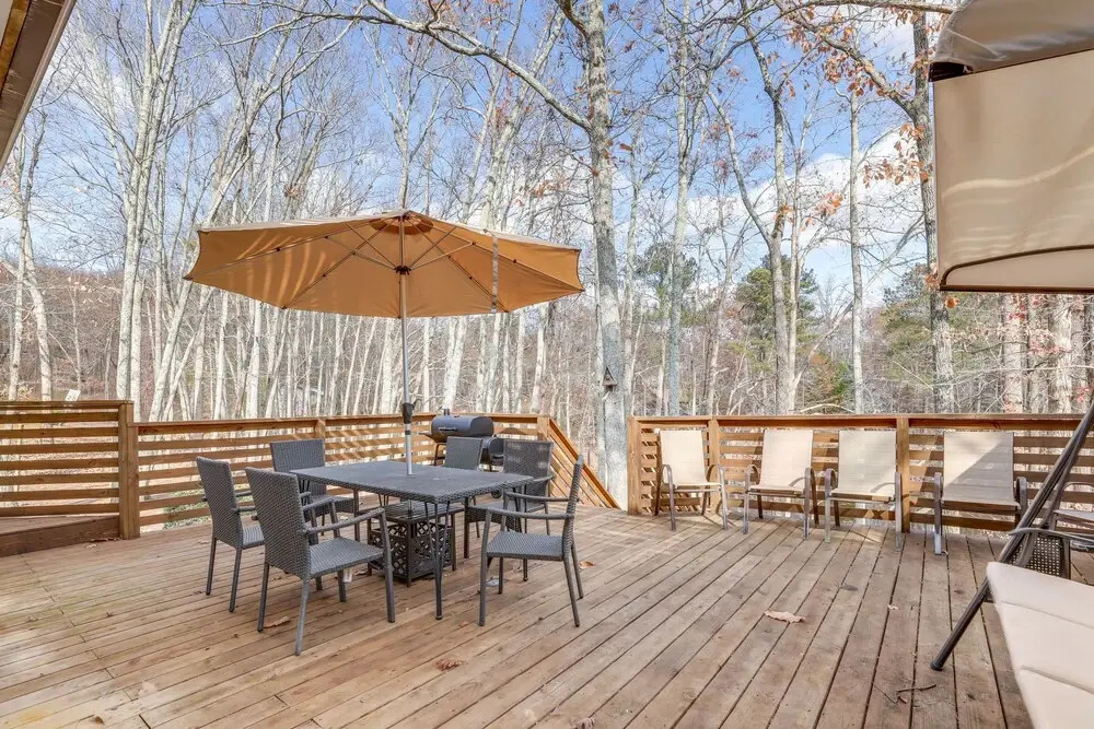 Stylish Marietta Home w/ Deck - Near Truist Park!