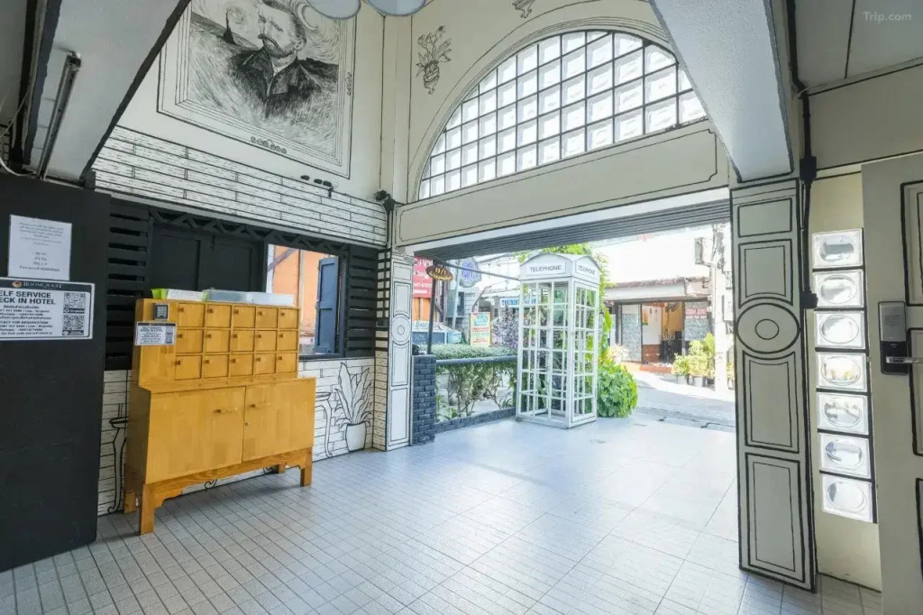 RoomQuest Chiang Mai Tha Phae