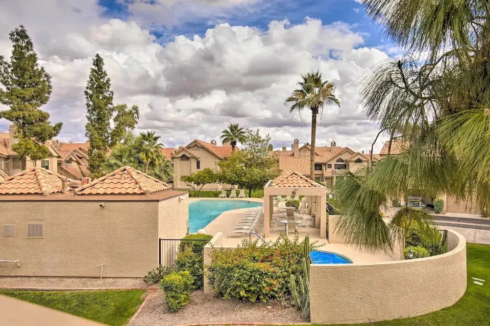 Breezy Mesa Condo w/ Community Pool & Hot Tub