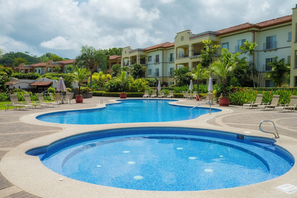 Del Mar 4N 3 bdr Garden View in Los Suenos