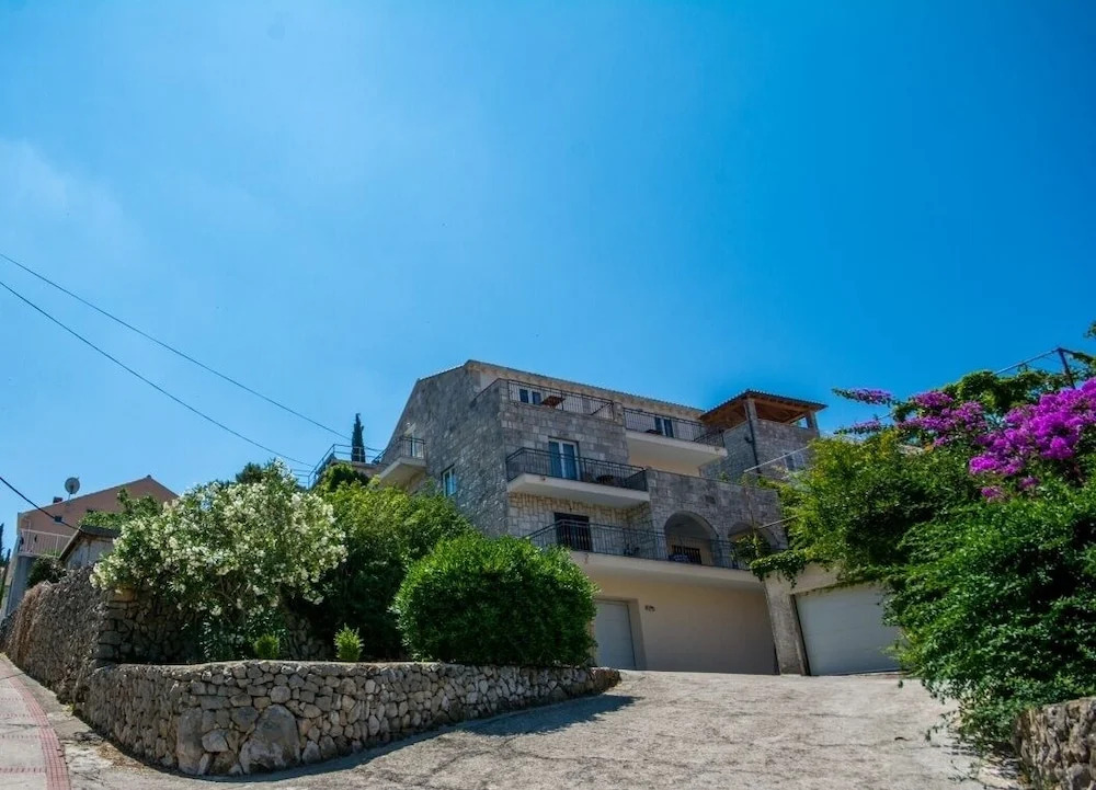 Apartments Dadic