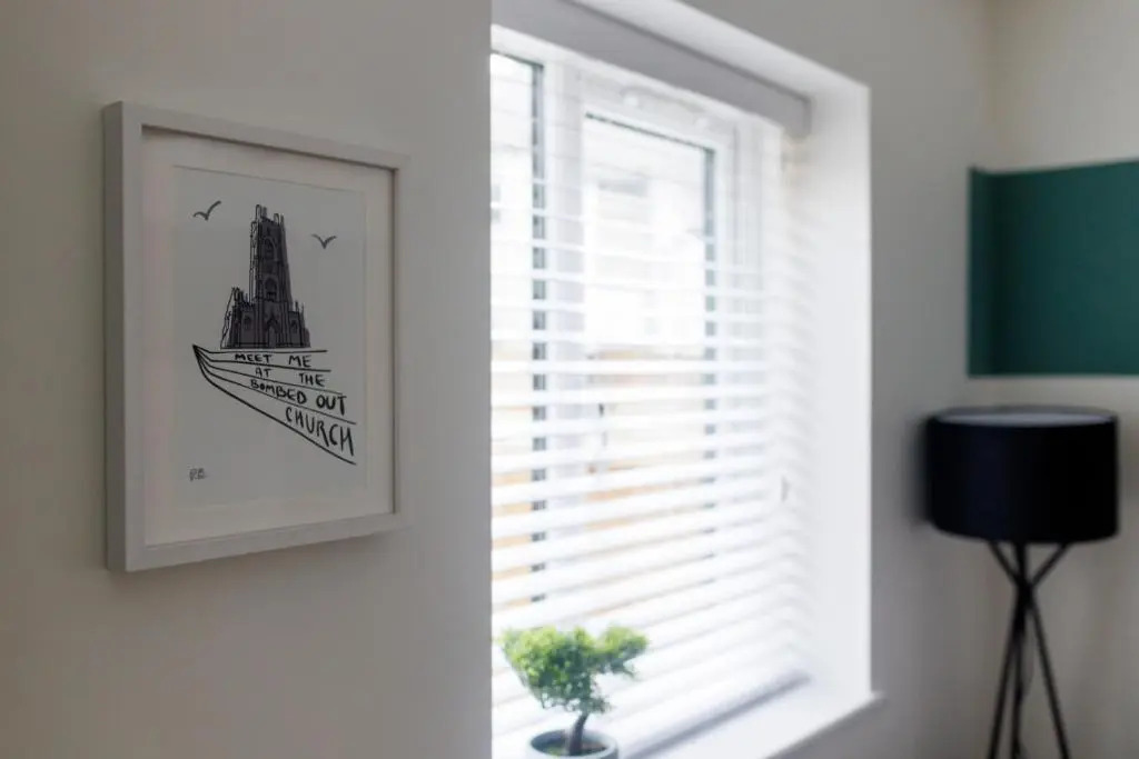 Air Host and Stay - Beautiful new build 3 bedroom house sleeps 5 minutes from LFC 14