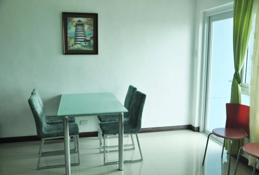 Mactan Seaside Apartments