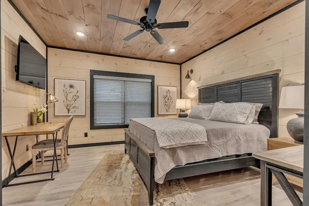 Smith Creek Resort - Exclusive Waterpark Included