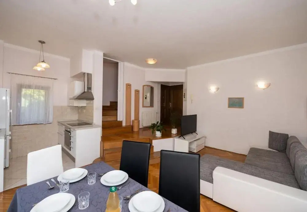 Seaview Apartment Lara