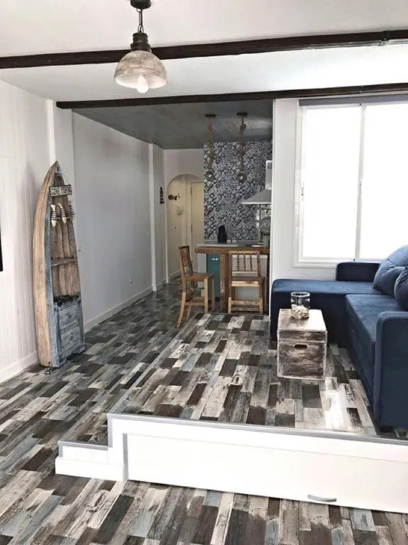 Island Village Heights