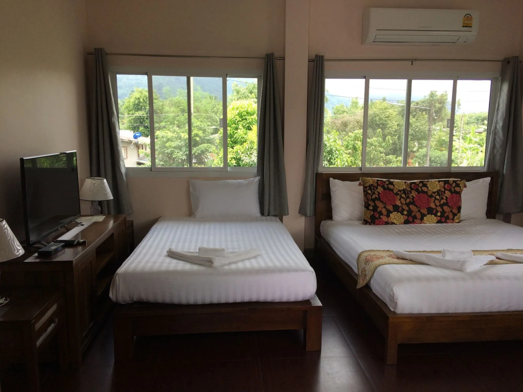 Baan Suan Khun Yaiy
