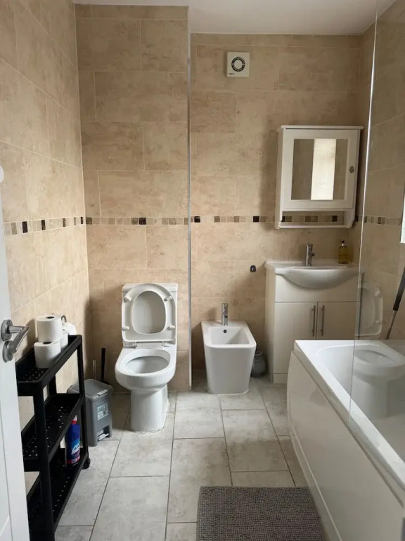 Close Central London 2 bed Flat Sleeps 4
