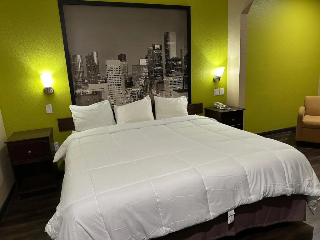 Red Lion Inn & Suites IAH Airport East
