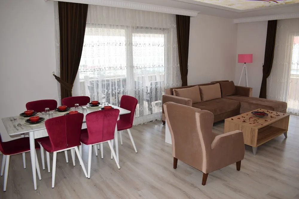 Zahi Hotel