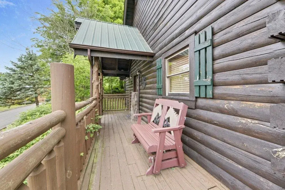 Horsin' Around 3 Bedroom Cabin by Redawning
