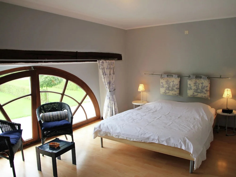 Elegant Castle Stay, Havelange
