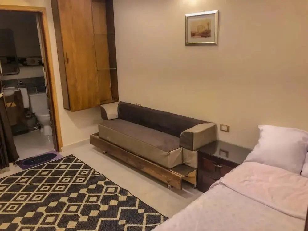 Sharty Hotel