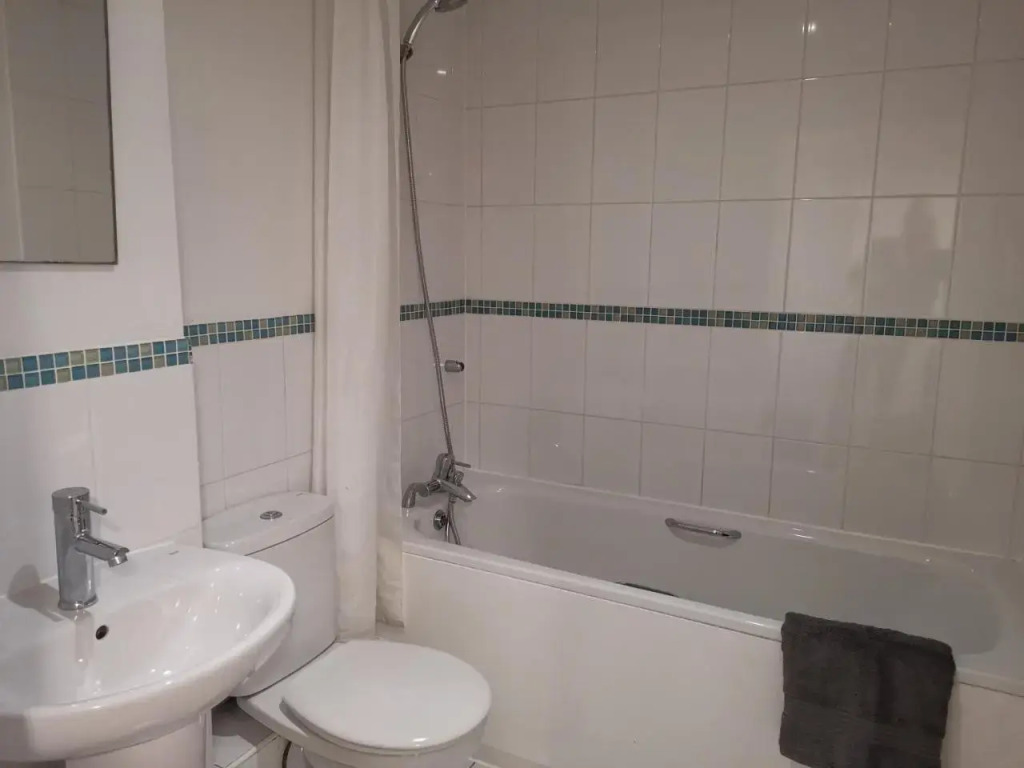Private Luxury Room Southampton (Adults Only)