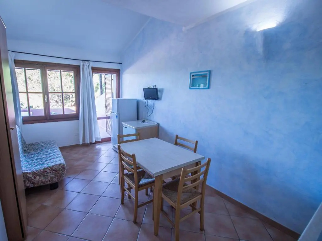 Bilocale con balcone 300 mt dal mare