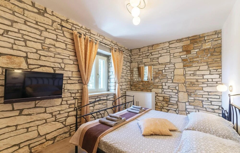 2 Bedroom Amazing Home In Barban