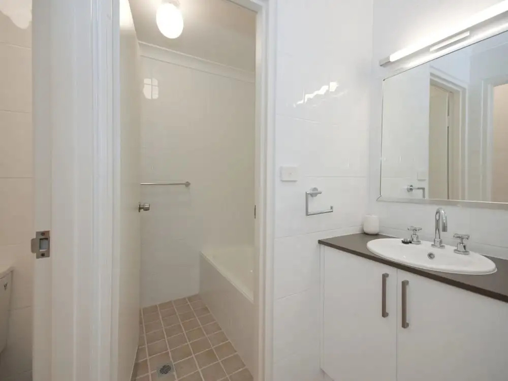 Nicholli, Bay Parklands, Unit 35/2 Gowrie Avenue
