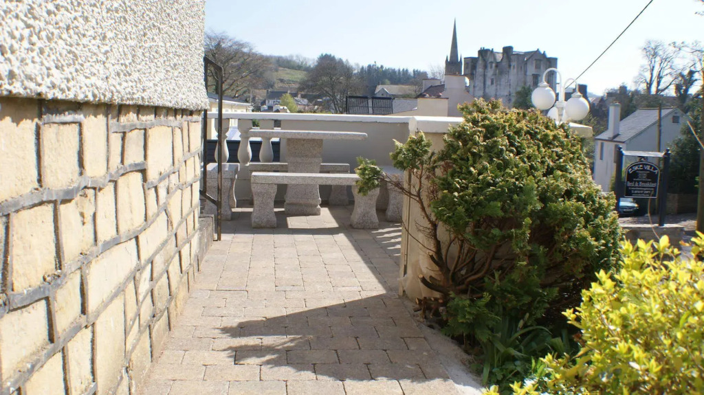 Eske Villa Bed & Breakfast