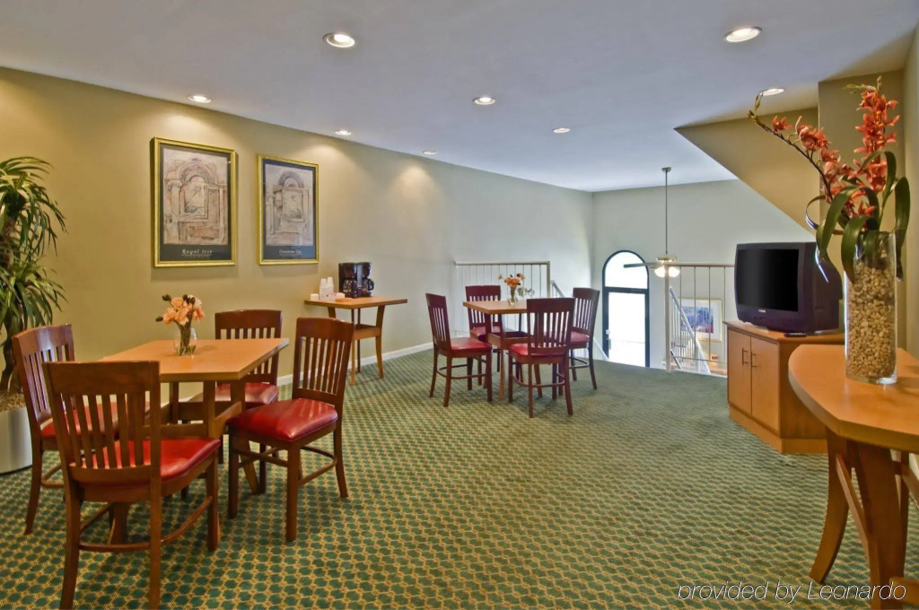 MainStay Suites Indianapolis Northwest - College Park