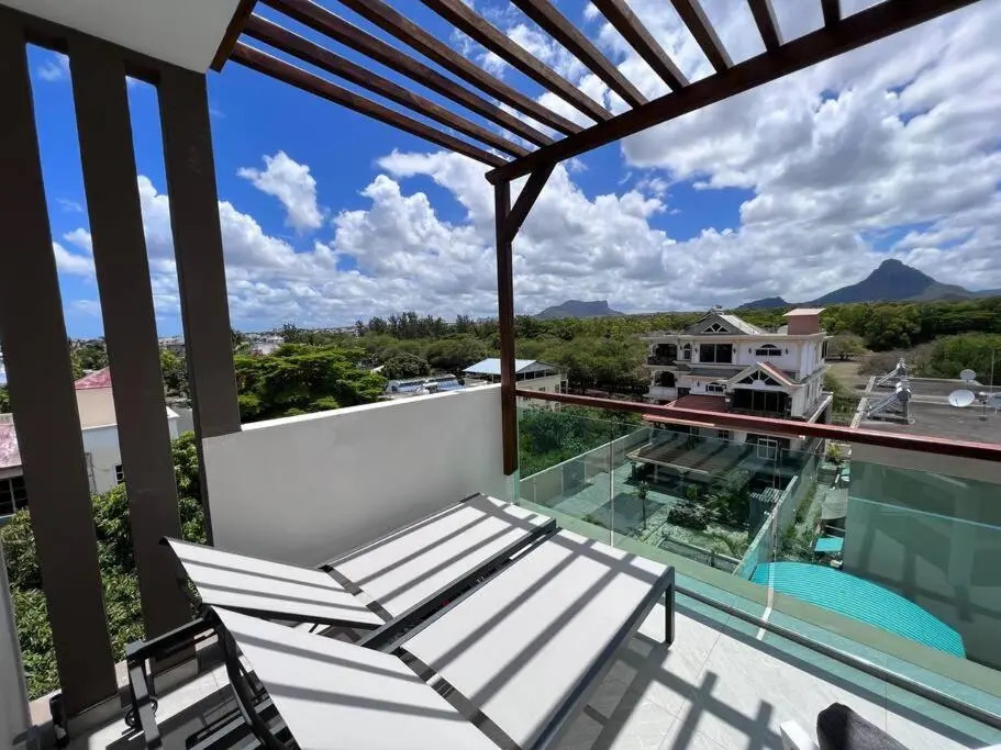 3BD Luxury Penthouse, Big Terrace, 5min from beach