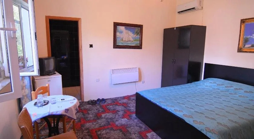 Hotel HAXHIU Tirane