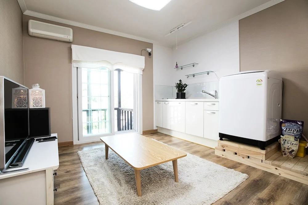 Gangneung Wow Guesthouse - Hostel