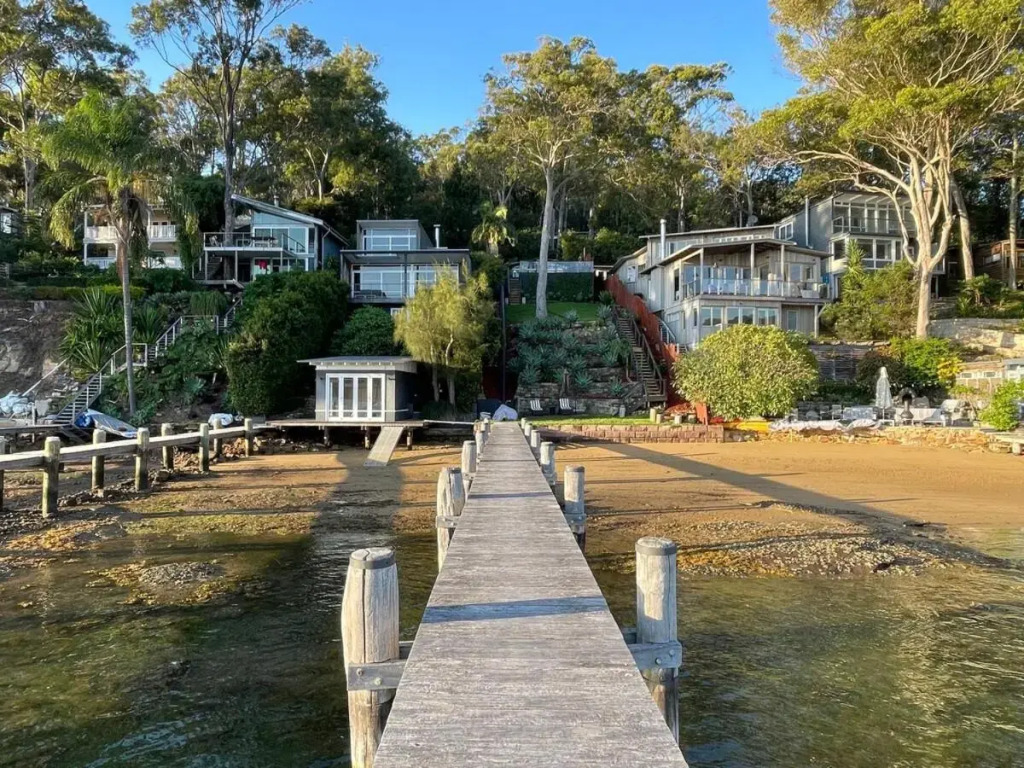 Island Paradise - Private Waterfront Retreat