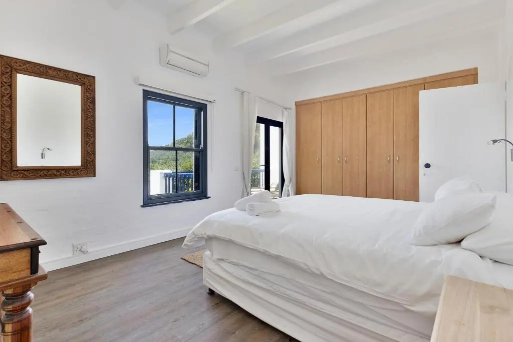 Santorini Kamari 21 (Family Only)