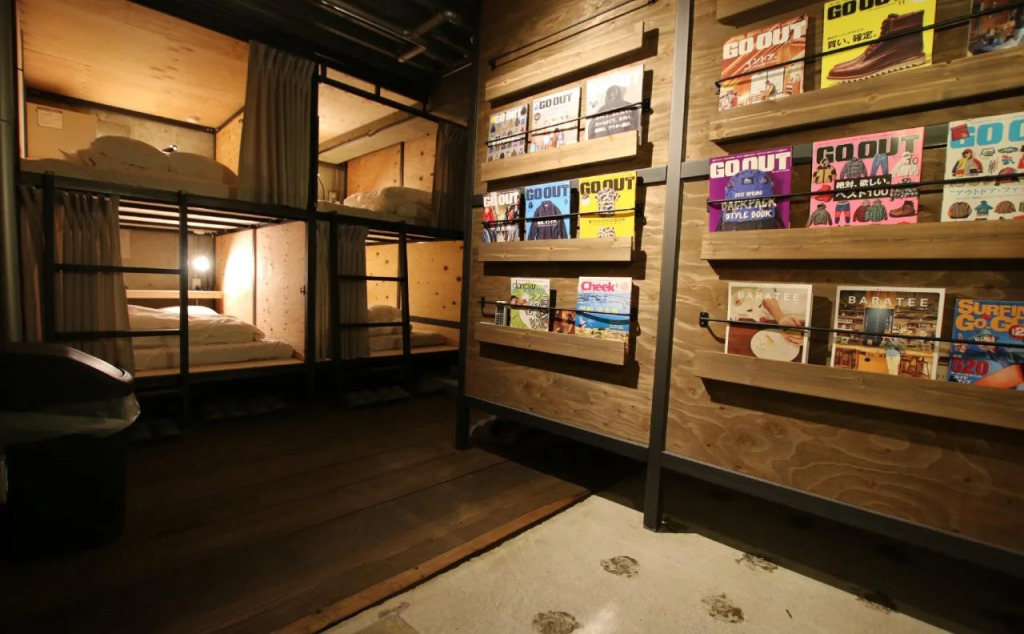 365BASE outdoor hostel