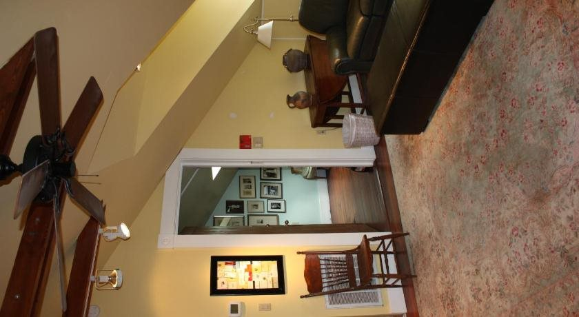 The Green House Inn