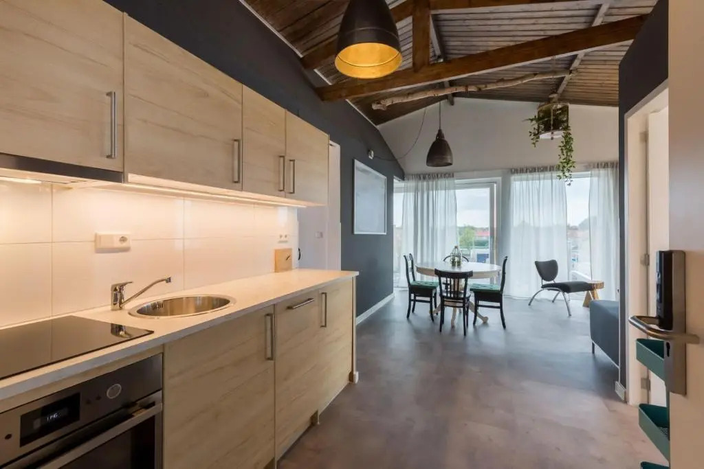 Groepsappartement- Dorpsplein 6 Koudekerke Pleinzicht