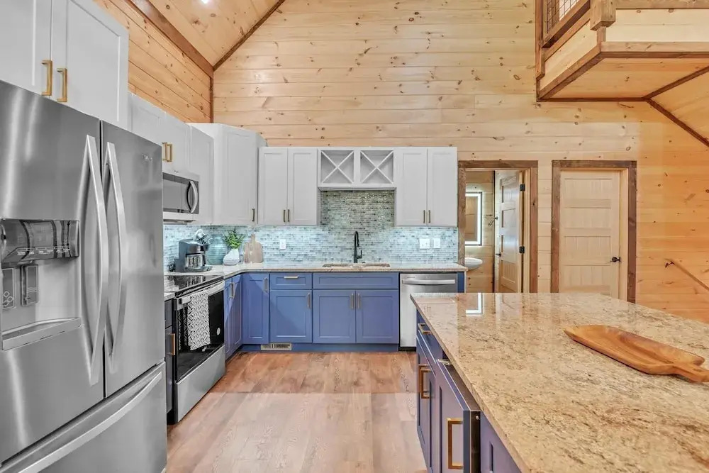 Ern803 - Beary Blue Oasis 2 Bedroom Cabin