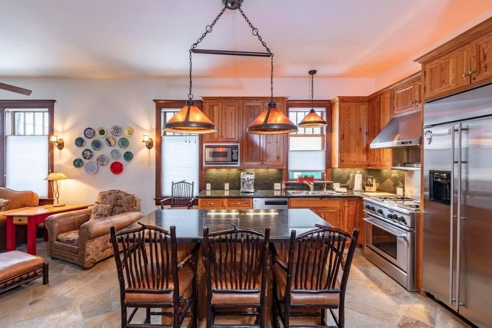 Manley  (381887) 4 Bedroom Home by RedAwning