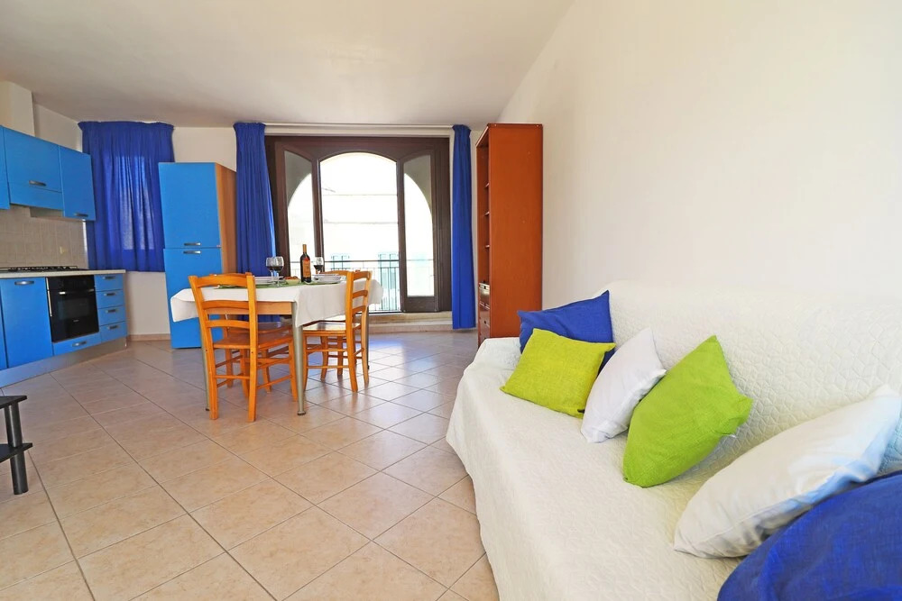 Flat Desirè Close To Beaches with Sight Castle, Terrace, Wi-Fi