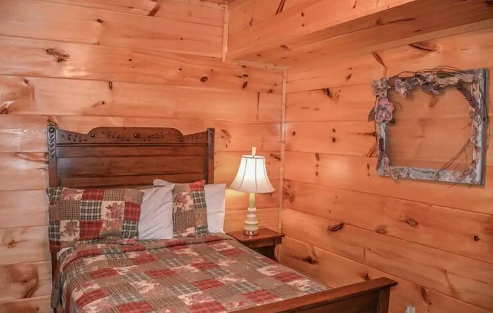Kingdom Cabin 2
