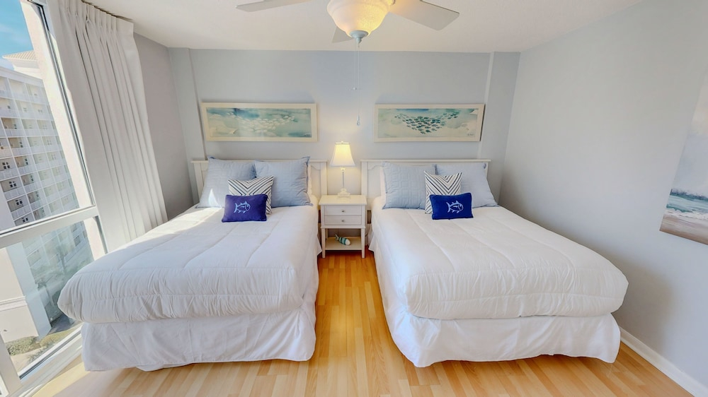 Shoreline Towers 2111 3 Bedroom Condo